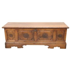 Cassapanca antica in noce massello, Italia XVIII secolo