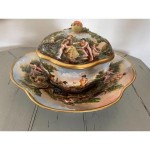 Ancienne Porcelaine Capodimonte XIX Eme Décor à l'Antique Bonbonnière Ancien Putti 