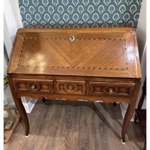 Antique Louis XV Period 18th Century Walnut And Marquetry Sloping Desk