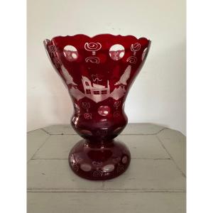Antique Vase In Engraved Red Bohemian Crystal, Napoleon III, 19th Century