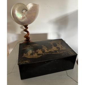 Old Napoleon III Boiled Cardboard Box With Japanese Decor, 19th Century