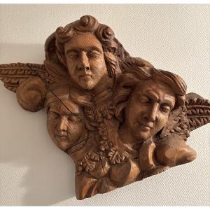 An Imposing Antique Sculpture, A Piece Of Woodwork Featuring Carved Angels And Putti, Dating From The 18th Century.