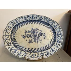 Antique Qianlong Chinese Porcelain Dish, Late 18th Century, East India Company Commission