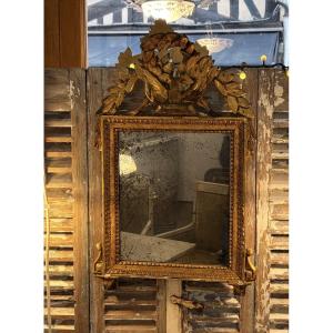 Antique Louis XVI Style Mirror From The 18th Century, With Its Patina And Gilding, In Gilded Wood.