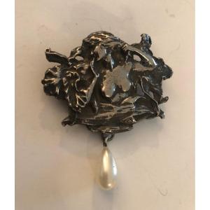 Art Nouveau Brooch