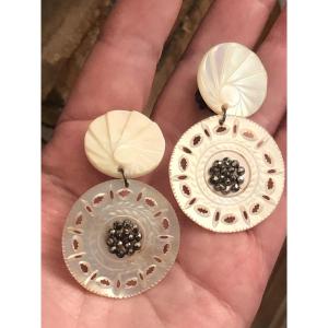 19th Century Earrings / Mother-of-pearl