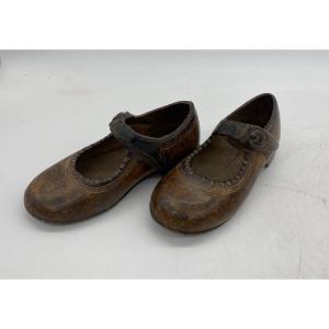 Neorealist School (1960s) - Two Girl's Shoes