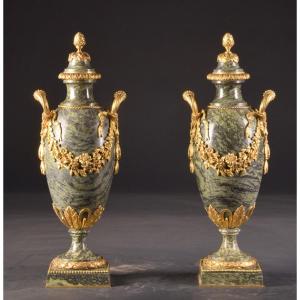 Pair Of Cassolettes, Charles X, Ormolu, Marble - Midden 19e Eeuw