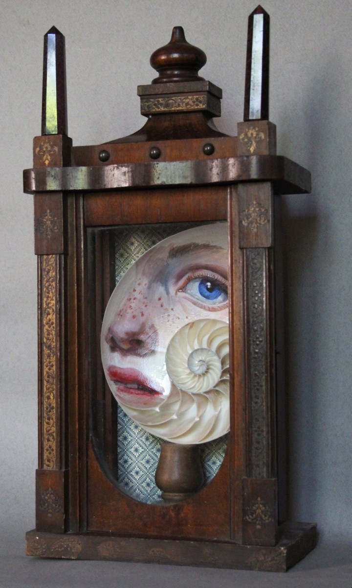 Mater Abyssi n1 -Antica teca in legno con Nautilus Dipinto a Mano.-photo-2