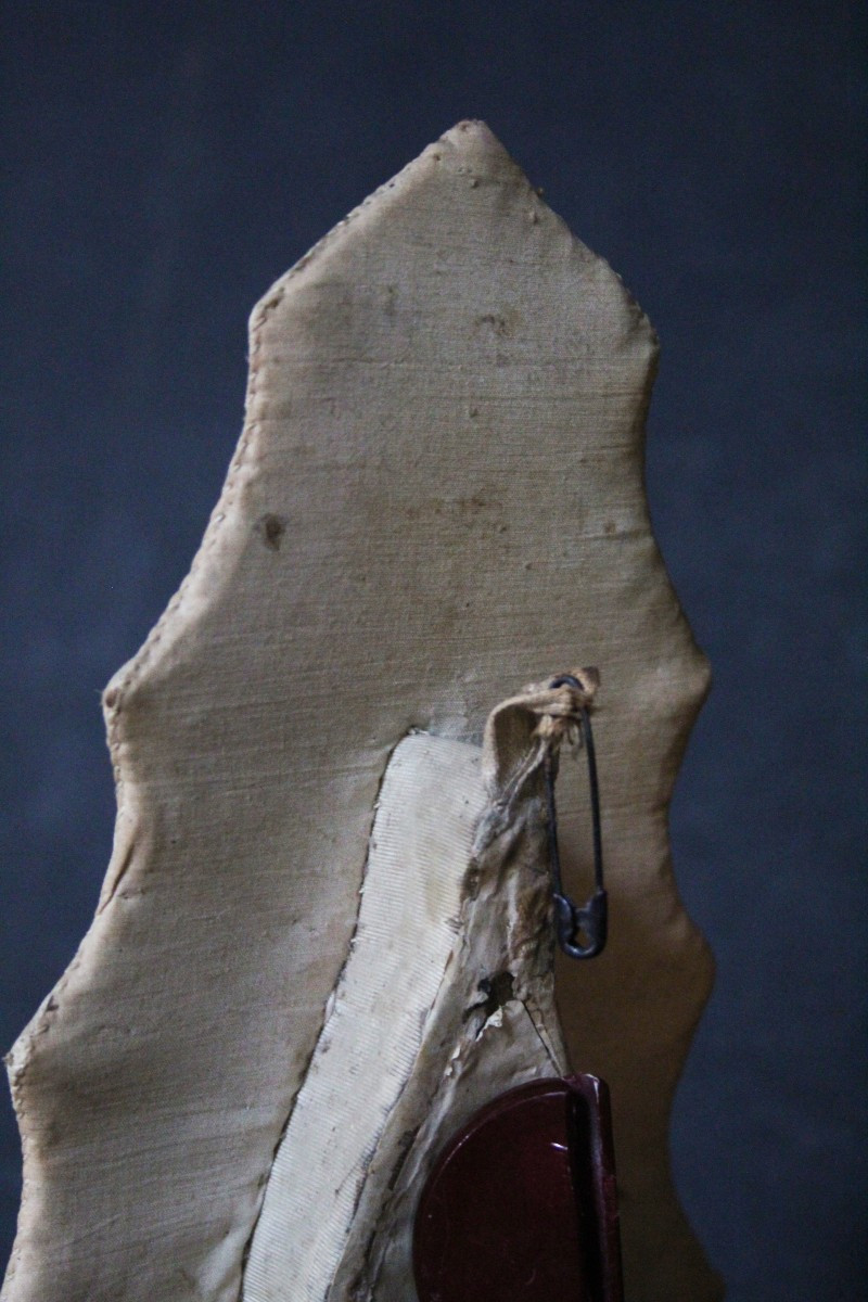 Reliquiario paperolles XIX secolo a forma di vulva.-photo-3