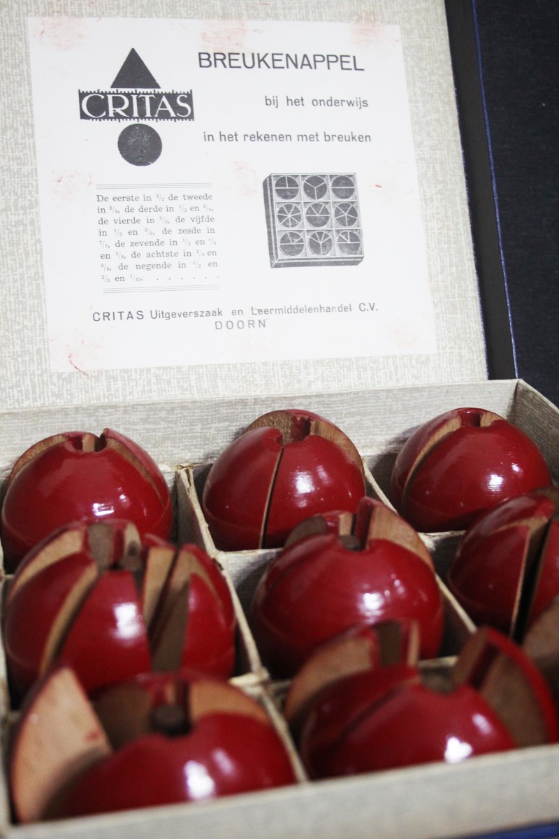 Set didattico di “Breukenappels” (Mele delle frazioni) – Critas, Doorn, ca. 1920-photo-3