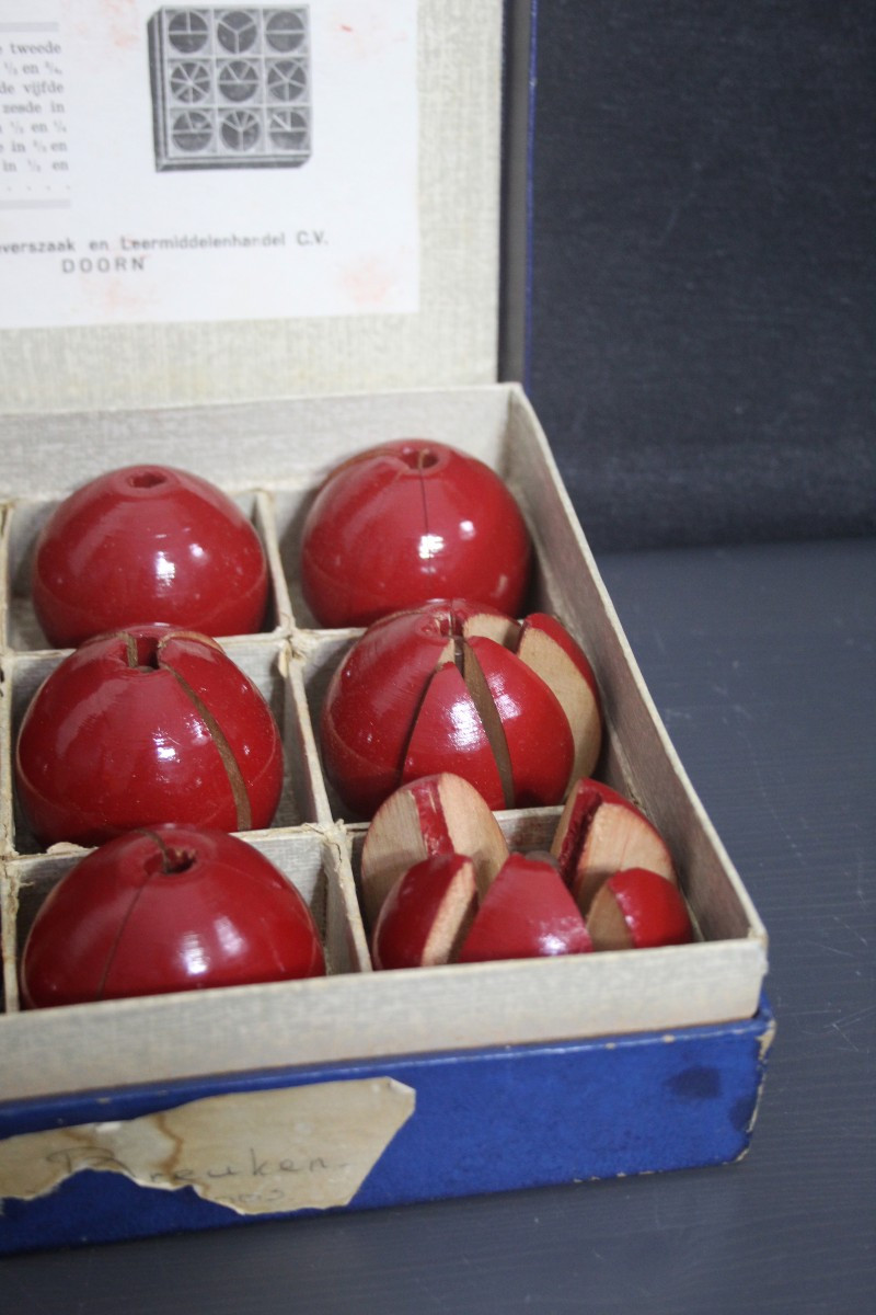Set didattico di “Breukenappels” (Mele delle frazioni) – Critas, Doorn, ca. 1920-photo-4