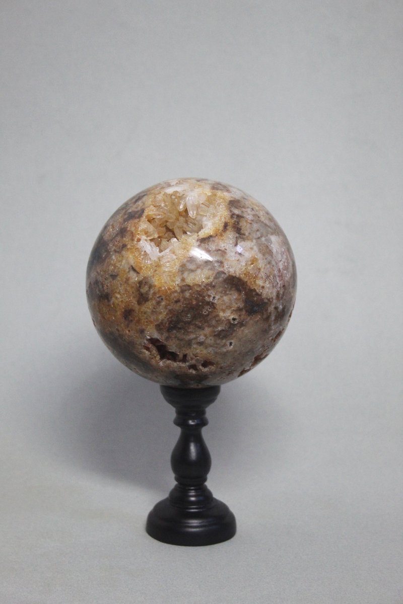 Sfera di quarzo su base personalizzata