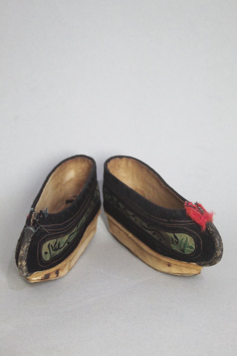 Scarpe Manchu in seta – Cina, dinastia Qing-photo-4