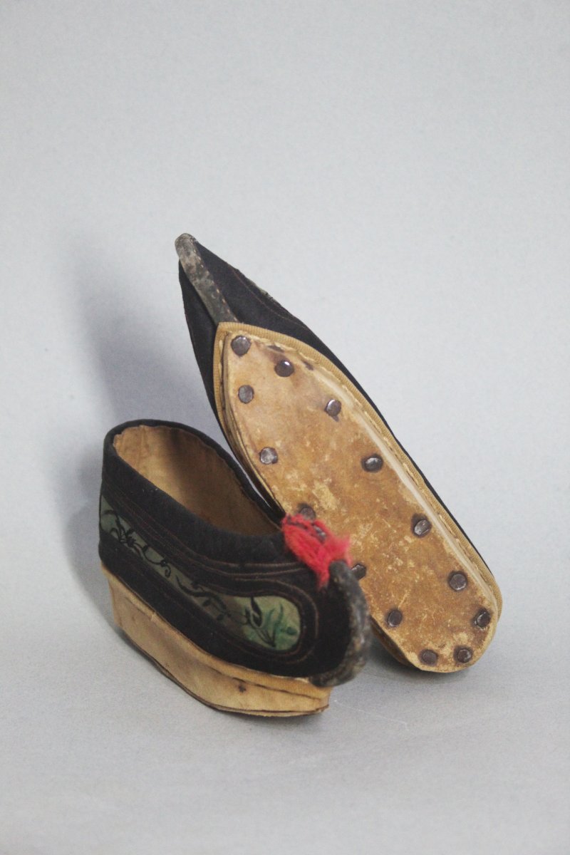 Scarpe Manchu in seta – Cina, dinastia Qing