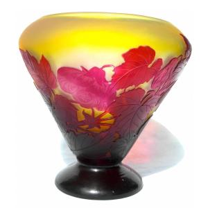 Charming Gallé Vase With Abutilon Decor, Perfect, Circa 1910, Era Daum Art Nouveau