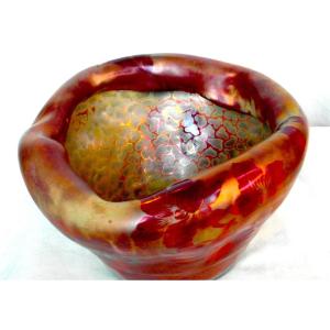 Rare 1900 Iridescent Vase With Red Bignones By E. Bussière, Daum Massier Montières Era 1900