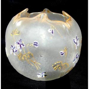 Scalloped Ball Vase 