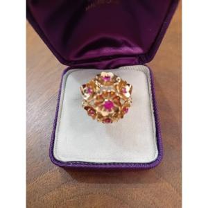 18k (750/1000) Gold Ring Representing A Daisy Set With Small Rubies