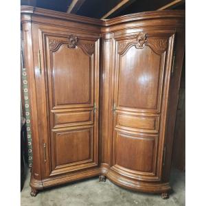 Alsatian Furniture Late 18th Early 19th Forming A Curved Corner And A Bonnetière