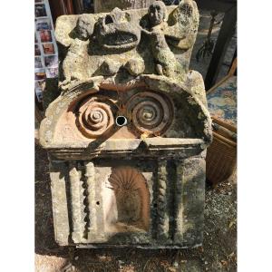 Door Pediment End Of 16th / Beginning Of 17th Century In Vosges Sandstone