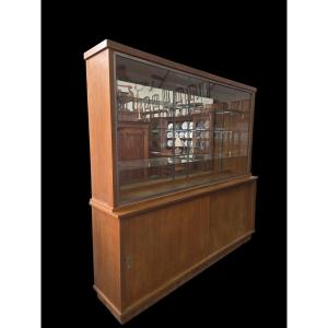 Vintage Shop Window From The 1930s/50s