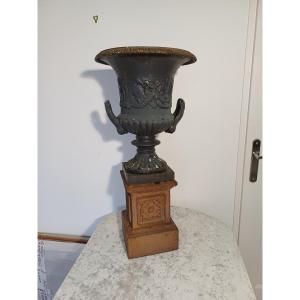 Large Medici Vase With Cast Iron Base