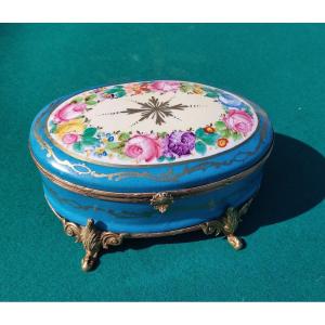 Boite a bijoux en porcelaine 