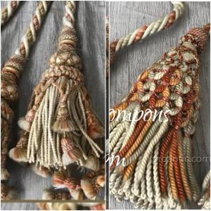 Four Pairs Of Important Pompoms Embraces, XIX, Nap III