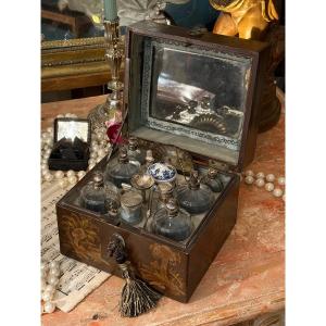 Rare Box With Scents, 16 Pieces Perfumes, Beauty, Lacquer Decorated Sinisant, Louis XV V.1770.