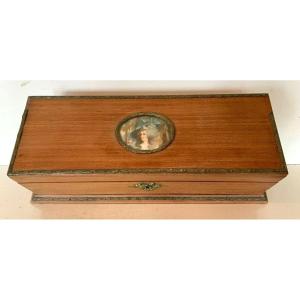 Jewelry Box In Natural Wood Decorated With A Medallion In Portrait Of A Woman