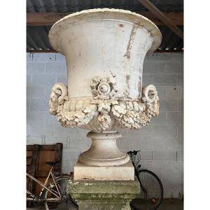 Paire De Vases En Fonte de style Néo-classique,  époque 19e Siècle