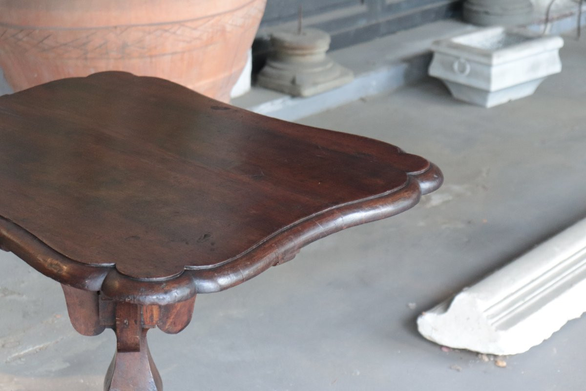 Tavolino in legno di noce, Toscana, fine '600-photo-1