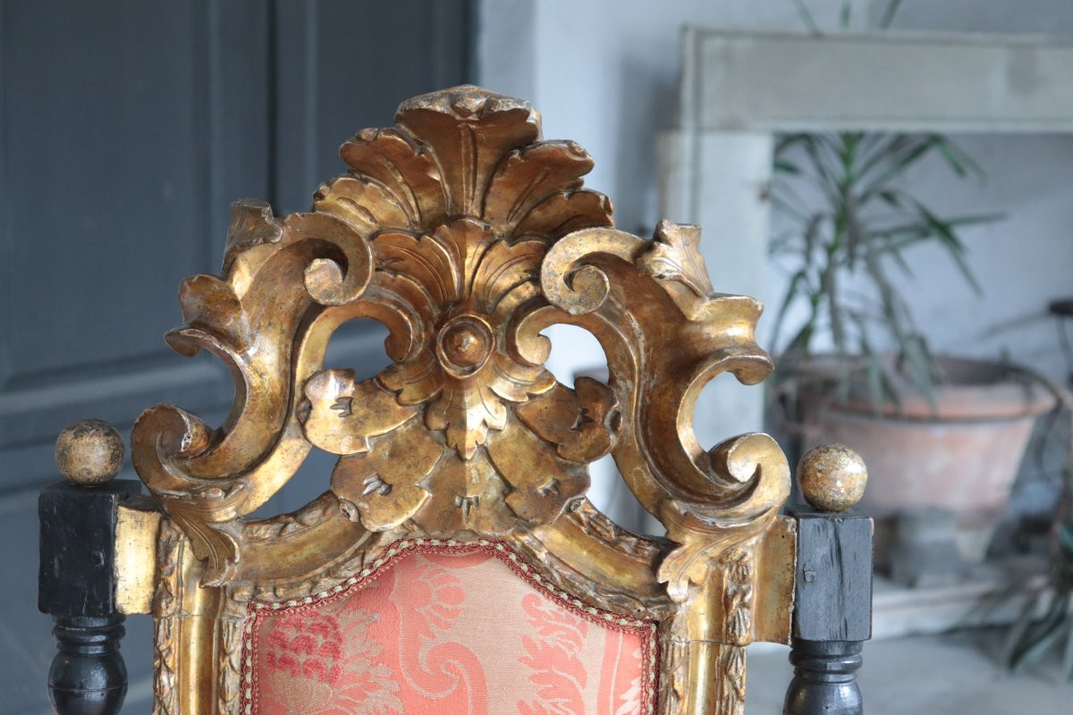 Poltrona con decori dorati, Veneto, '700-photo-3