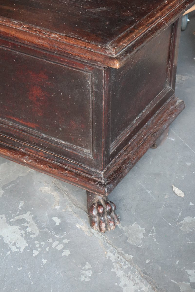 Cassapanca in noce, Toscana, sec. XVII-photo-4