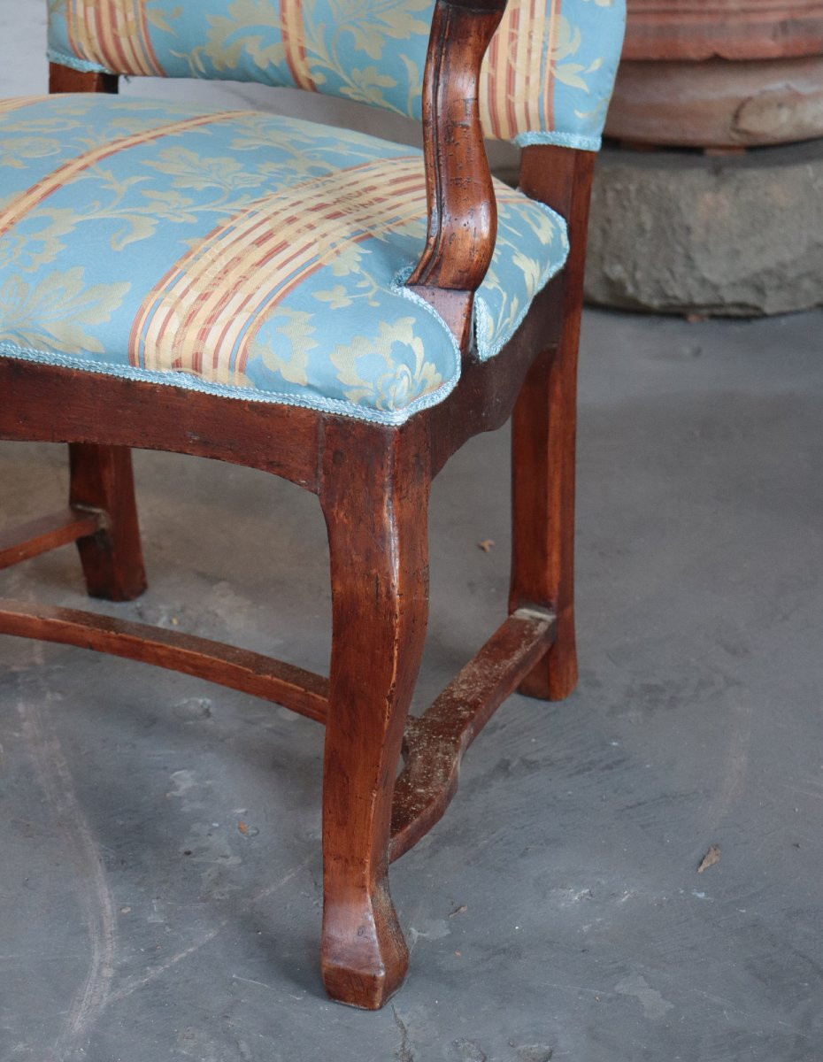 Poltrona in legno di noce, Toscana, '700-photo-2
