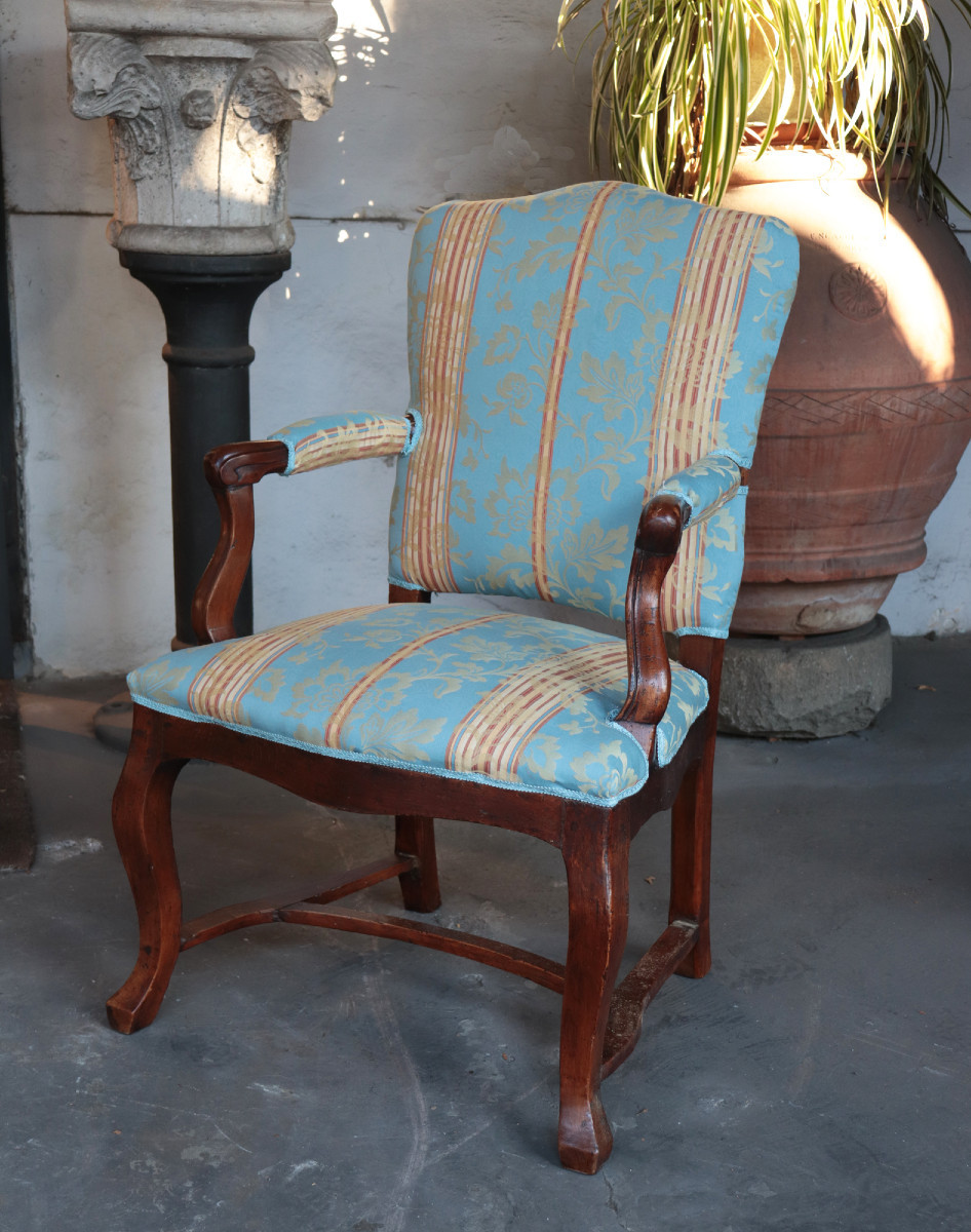 Poltrona in legno di noce, Toscana, '700