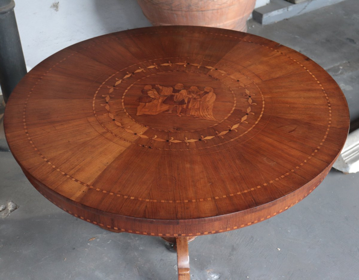 Tavolo tondo Intarsiato con figure, '800-photo-4
