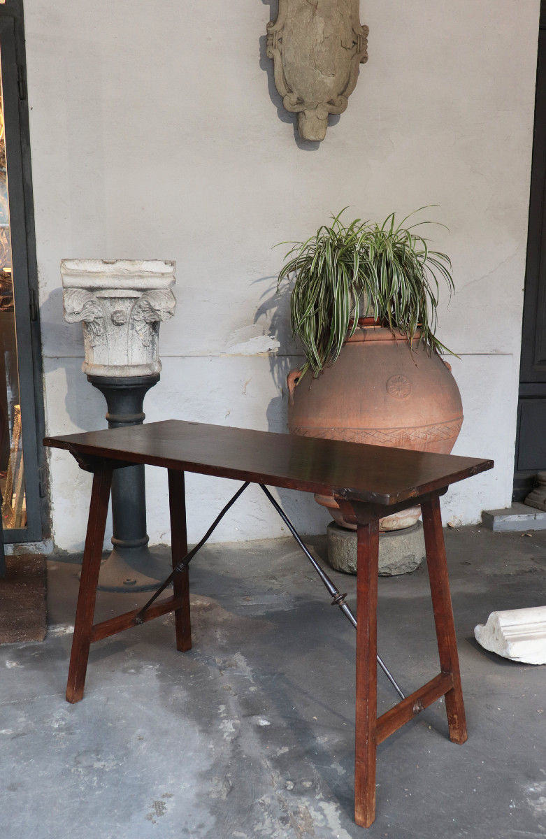 Tavolino in noce, Toscana '700