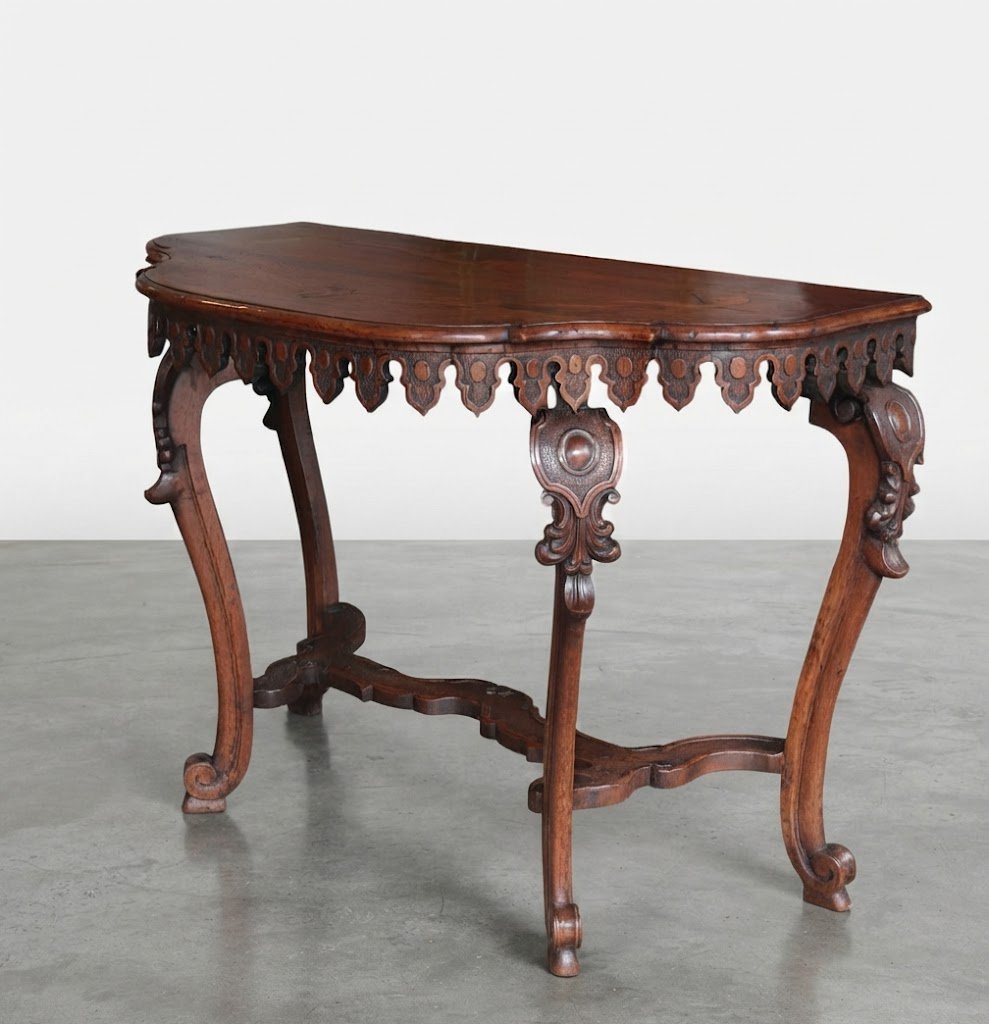 Consolle in legno di noce, Italia, '700