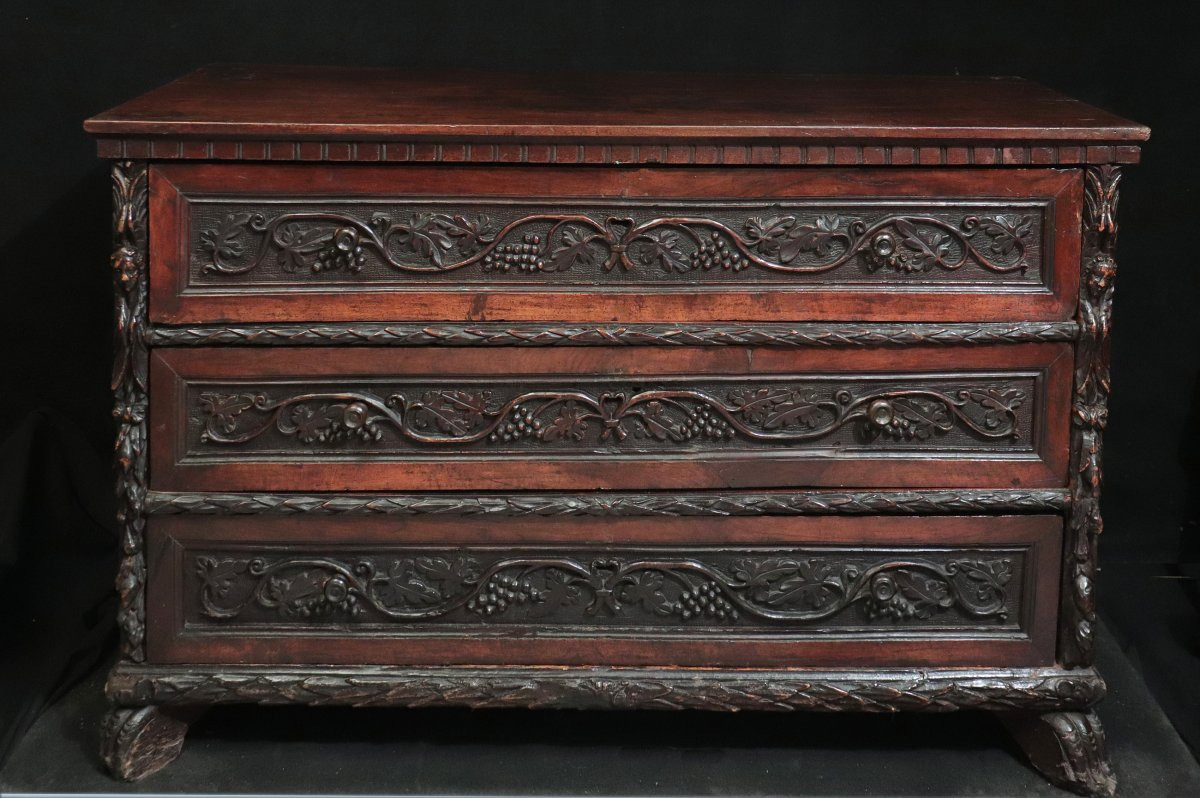 Cassettone con cariatidi, Italia , '600-photo-2