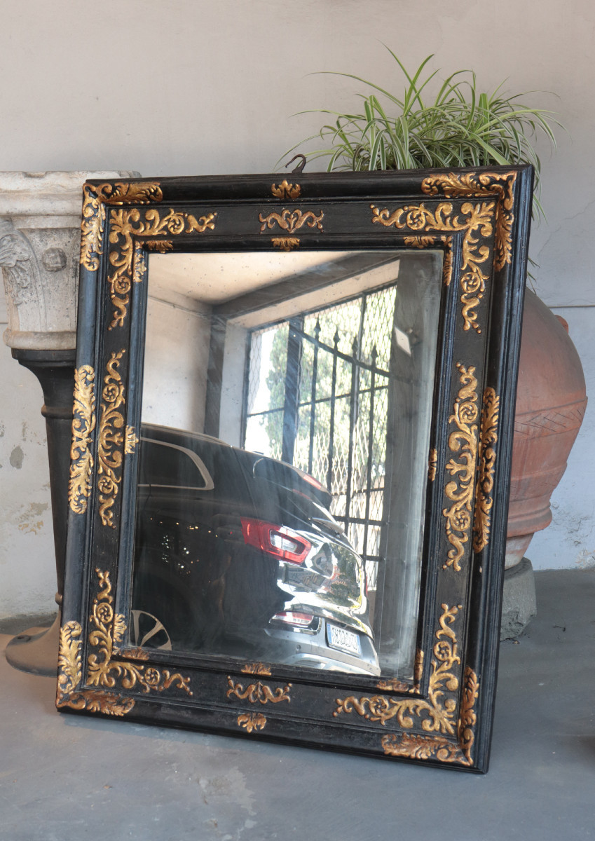 Specchiera nera con decori oro, Toscana, '600