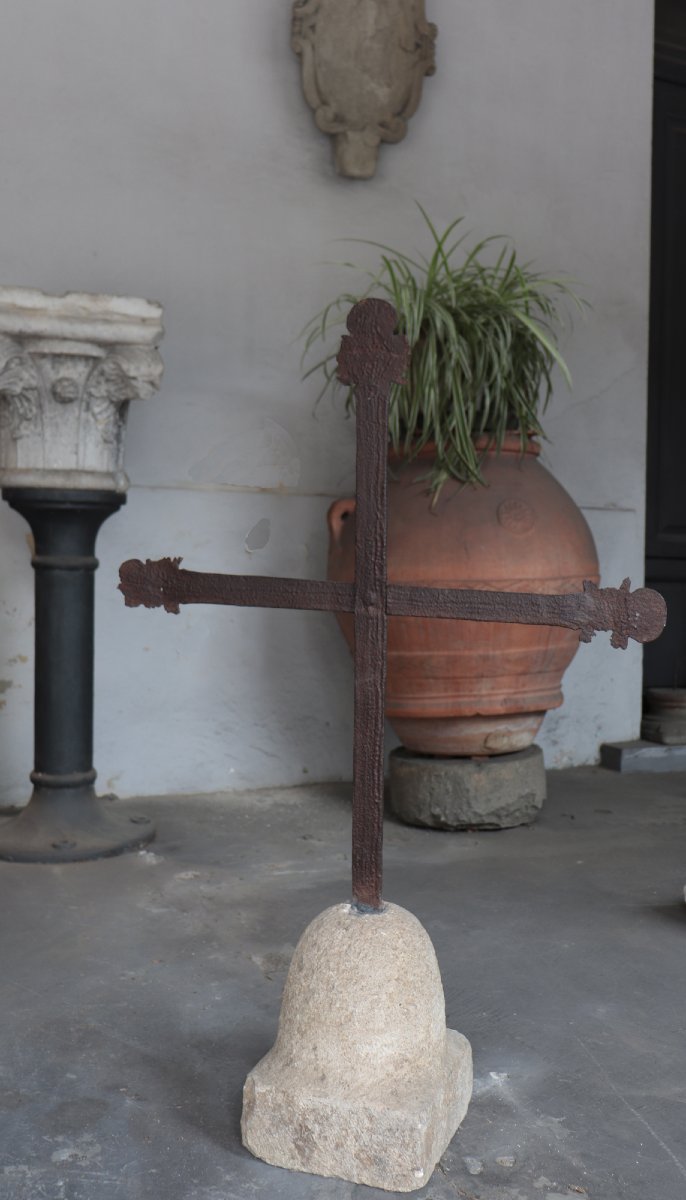 Croce in ferro battuto, Toscana, '500