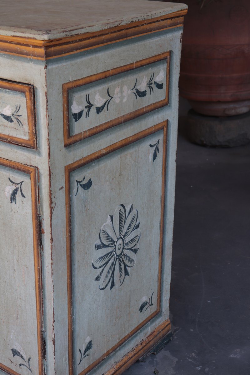 Credenza laccata, Toscana, 700-photo-1