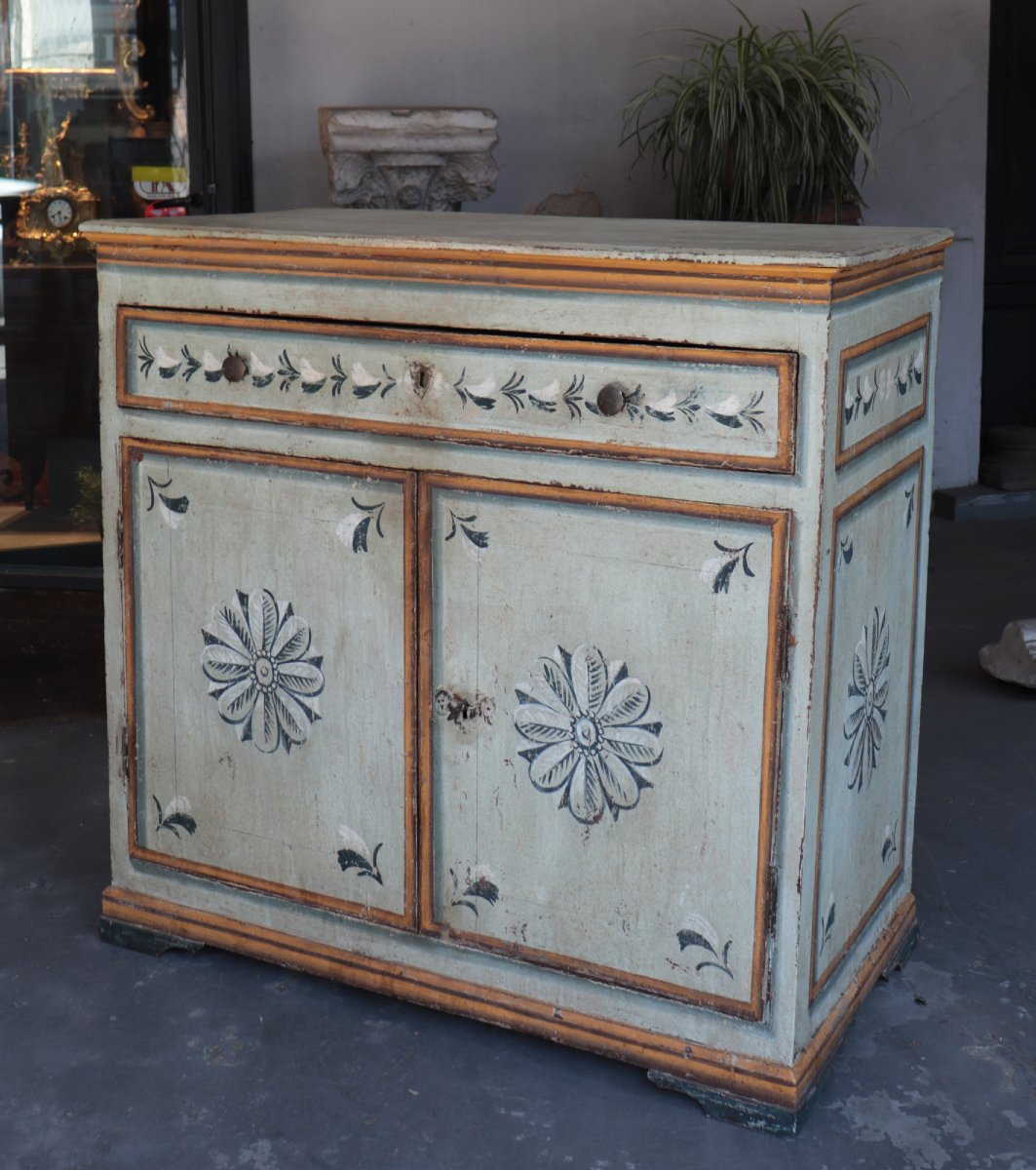 Credenza laccata, Toscana, 700