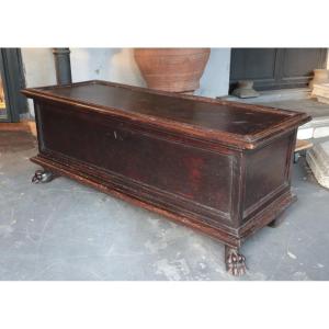 Cassapanca in noce, Toscana, sec. XVII