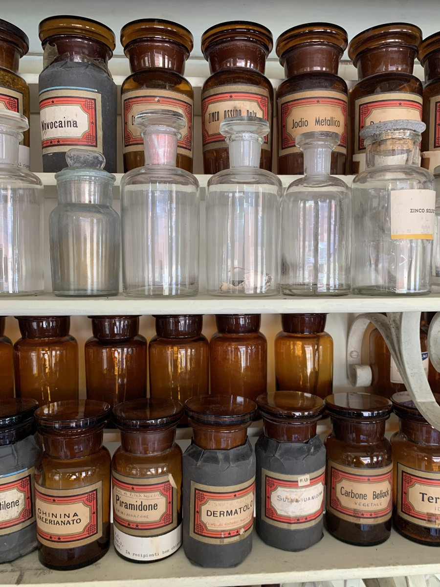 Stock di 77 bottiglie da farmacia in vetro soffiato,1925/1960-photo-2