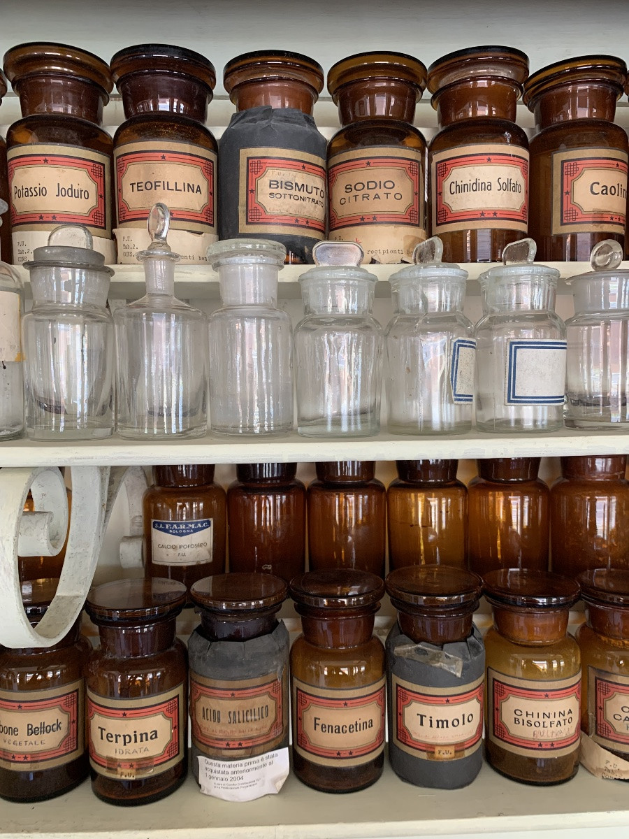 Stock di 77 bottiglie da farmacia in vetro soffiato,1925/1960-photo-3
