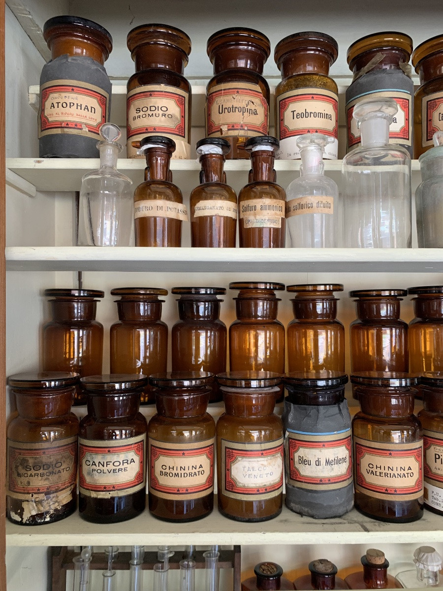 Stock di 77 bottiglie da farmacia in vetro soffiato,1925/1960-photo-8