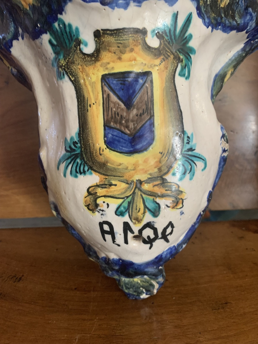 Acquasantiera da parete, in maiolica, Sud Italia,18esimo secolo-photo-1